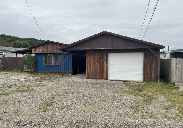 Photo 2 of Single family home for sale at 55 Thorn St, Parkersburg, WV 26101 | MLS# 5247455 | Listing updated on 2026-10-01