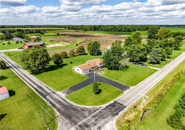 Photo 3 of Single family home for sale at 19 Greenwich Milan Townline Rd N, North Fairfield, OH 44855 | MLS# 5231719 | Listing updated on 2026-09-30
