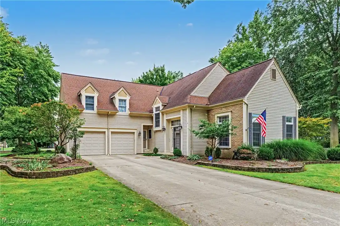 Photo 1 of Single family home for sale at 32253 Walker Rd, Avon Lake, OH 44012 | MLS# 5241549 | Listing updated on 2026-10-15