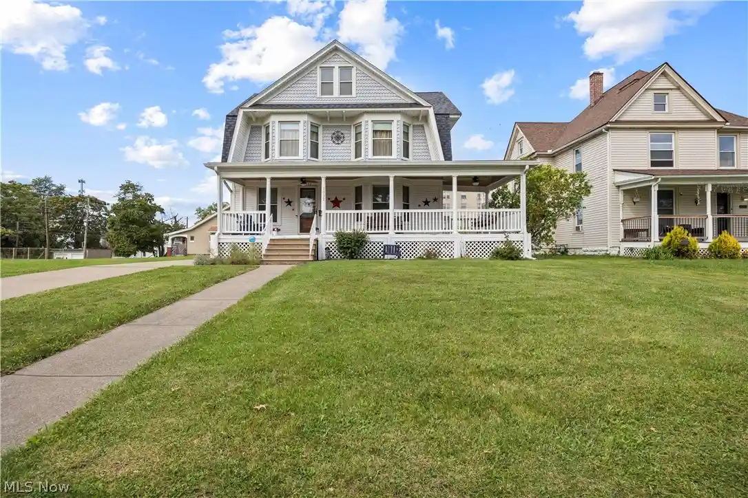 Photo 1 of Single family home for sale at 1032 W 4th Street, Lorain, OH 44052 | MLS# 5247720 | Listing updated on 2026-10-22
