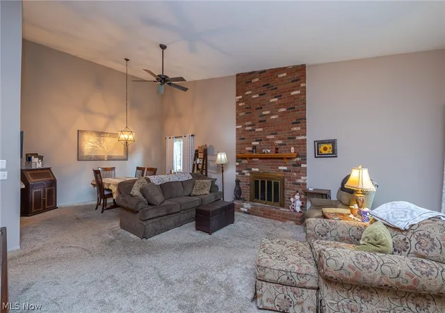 Listing Photo 2 - Condo for sale in building located at 768 Kirkwall Dr, Barberton, OH 44203 - Unit #42-G