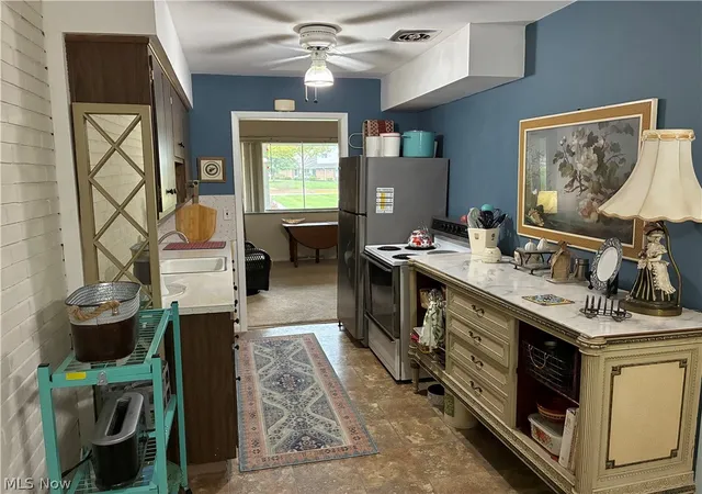 Listing Photo 5 - Condo for sale in building located at 25500 Country Clb, North Olmsted, OH 44070 - Unit #7