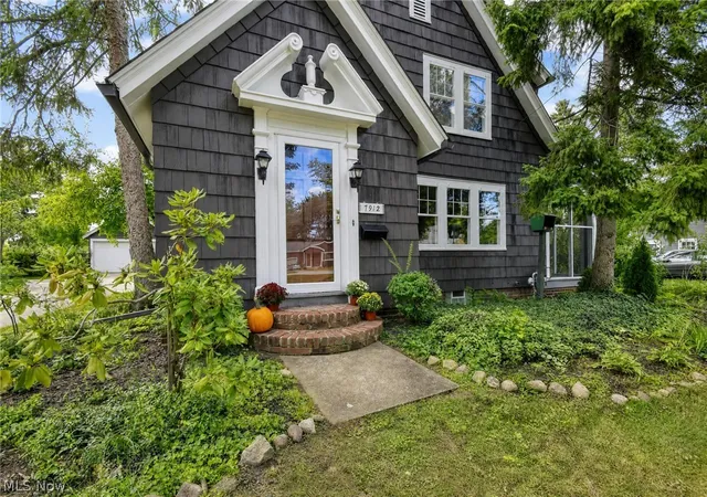 Photo 3 of Single family home for sale at 7912 Middlesex Rd, Mentor, OH 44060 | MLS# 5241196 | Listing updated on 2026-10-08