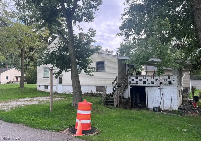 Single family home for sale at 164 N Avon Ave, Wadsworth, OH 44281 | MLS# 5247551 | Listing updated on 2026-10-09