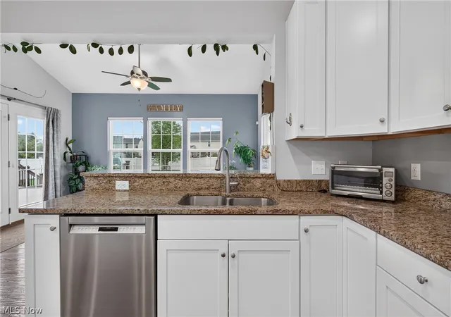 Photo 3 of Single family home for sale at 31832 Suncrest Cir, North Ridgeville, OH 44039 | MLS# 5247731 | Listing updated on 2026-09-25