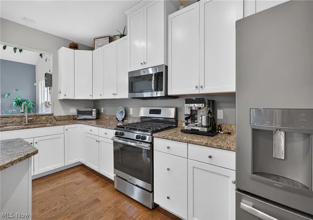 Photo 4 of Single family home for sale at 31832 Suncrest Cir, North Ridgeville, OH 44039 | MLS# 5247731 | Listing updated on 2026-09-25