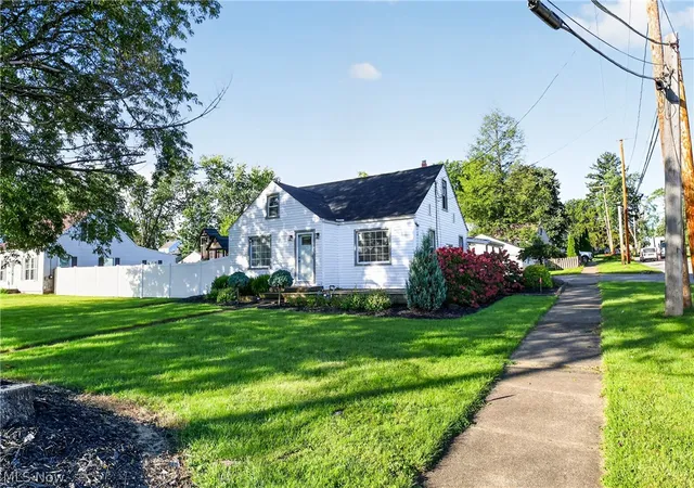 Photo 2 of Single family home for sale at 7004 Southern Blvd, Youngstown, OH 44512 | MLS# 5247165 | Listing updated on 2026-10-08