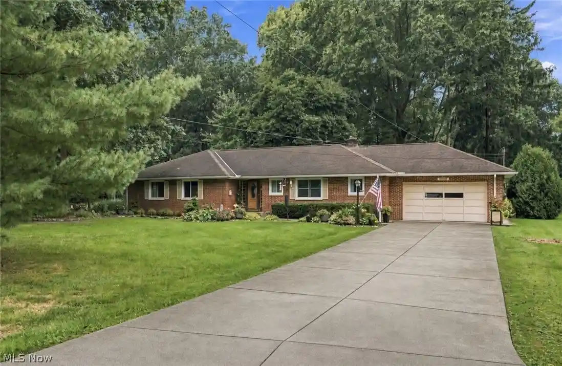 Single family home for sale at 5988 Louis Dr, North Olmsted, OH 44070 | MLS# 5246430