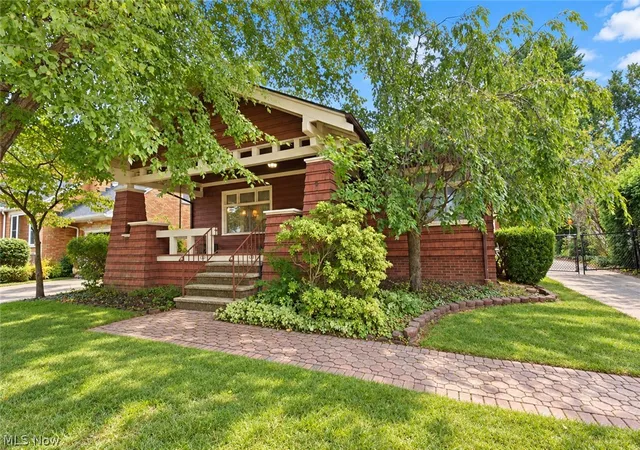 Photo 1 of Sale Pending at 5883 Clearview Dr, Cleveland, OH 44130 | MLS# 5247609 | Listing updated on 2026-10-03