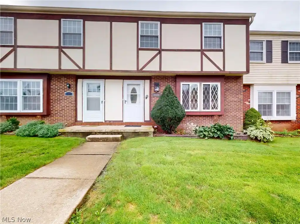 Listing Photo 1 - Condo for sale in 173 Ault St located at 173 Ault St, Wadsworth, OH 44281 - Unit 173 Ault St