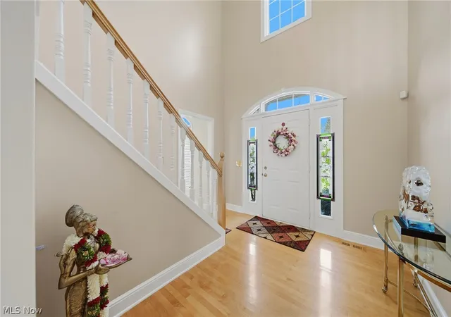 Photo 2 of Single family home for sale at 5163 Bayside Lake Blvd, Stow, OH 44224 | MLS# 5247502 | Listing updated on 2026-10-09