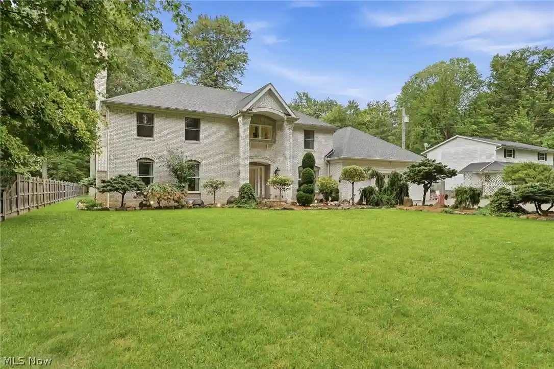 Photo 1 of Single family home for sale at 36490 Giles Rd, Grafton, OH 44044 | MLS# 5247319 | Listing updated on 2026-10-27