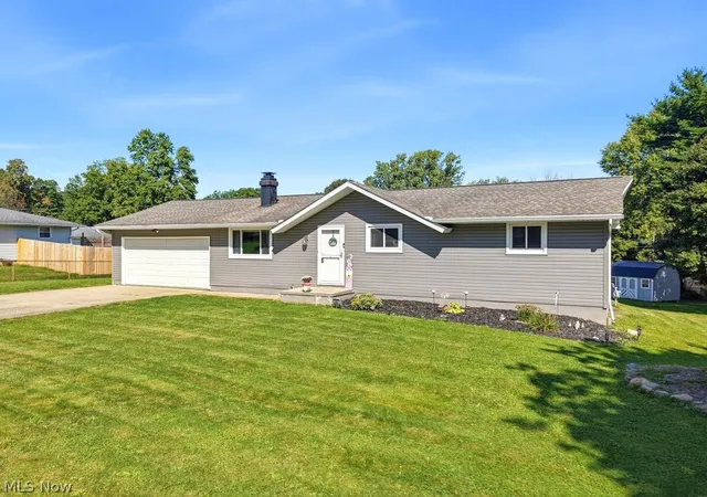 Photo 2 of Single family home for sale at 10457 Persimmon St Nw, Canal Fulton, OH 44614 | MLS# 5248160 | Listing updated on 2026-10-01