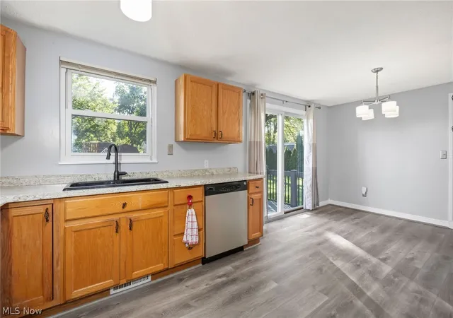 Photo 3 of Single family home for sale at 4793 Debbie Dr, Medina, OH 44256 | MLS# 5247425 | Listing updated on 2026-10-10