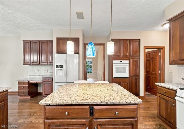 Photo 3 of Single family home for sale at 767 Sunridge Rd, Fairlawn, OH 44333 | MLS# 5247514 | Listing updated on 2026-09-29