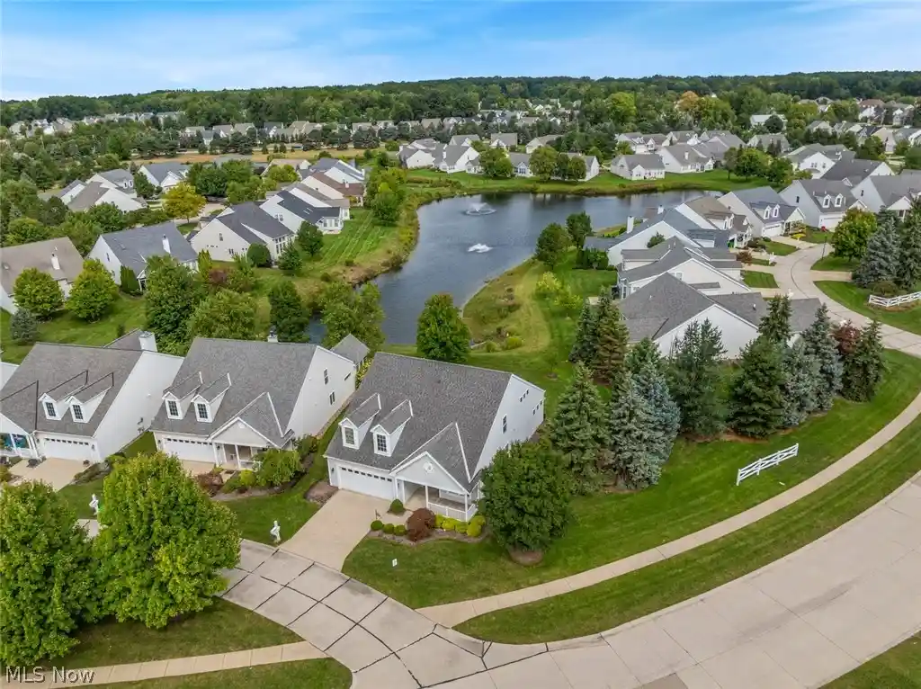 Listing Photo 2 - Condo for sale in 33278 Ambleside Dr located at 33278 Ambleside Dr, Avon Lake, OH 44012 - Unit 33278 Ambleside Dr