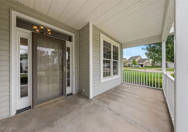 Photo 3 of Sale Pending at 33278 Ambleside Dr, Avon Lake, OH 44012 | MLS# 5247884 | Listing updated on 2026-09-28