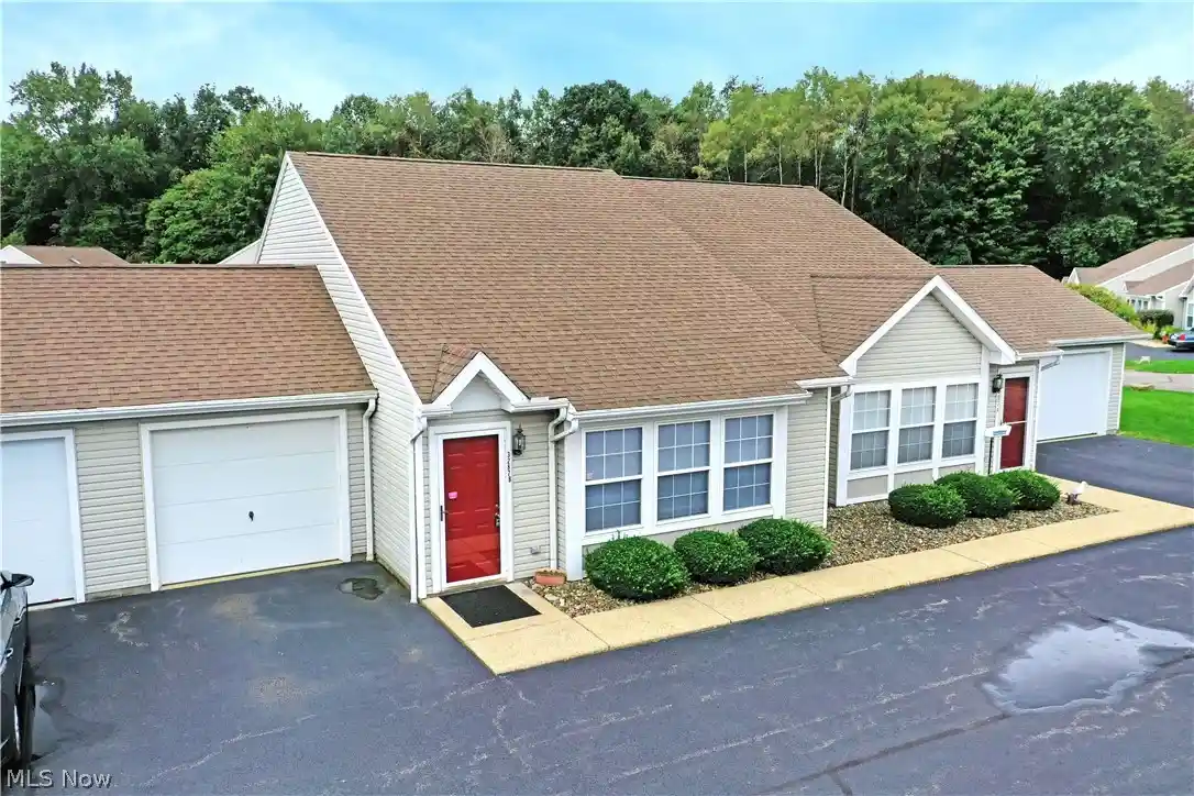 Listing Photo 1 - Condo for sale in 3287 Pheasant Run Rd located at 3287 Pheasant Run Rd, Cortland, OH 44410 - Unit 3287 Pheasant Run Rd