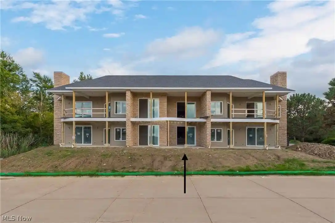 Listing Photo 1 - Condo for sale in 2773 Whispering Shores Dr located at 2773 Whispering Shores Dr, Vermilion, OH 44089 - Unit 2773 Whispering Shrs Dr
