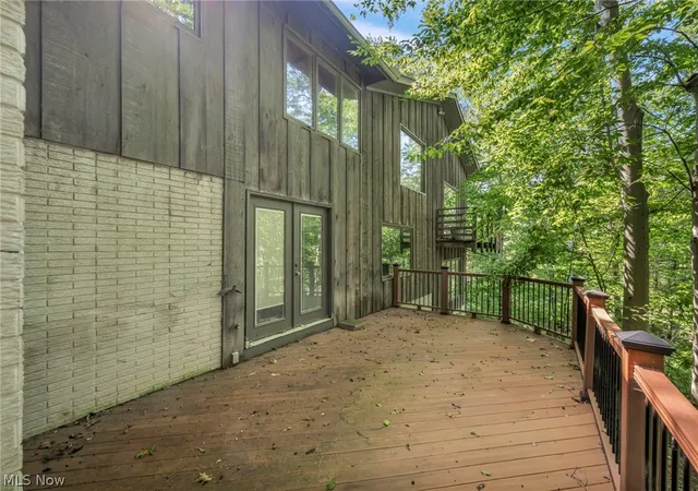 Photo 3 of Single family home for sale at 246 Windward Dr, Elyria, OH 44035 | MLS# 5242564 | Listing updated on 2026-09-28
