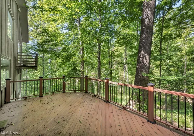 Photo 4 of Single family home for sale at 246 Windward Dr, Elyria, OH 44035 | MLS# 5242564 | Listing updated on 2026-09-28