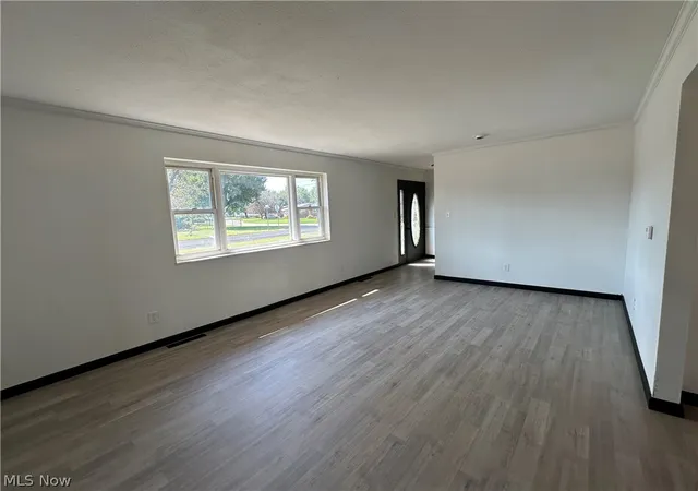 Photo 4 of Single family home for sale at 301 Pennock Dr, Beverly, OH 45715 | MLS# 5245944 | Listing updated on 2026-09-25