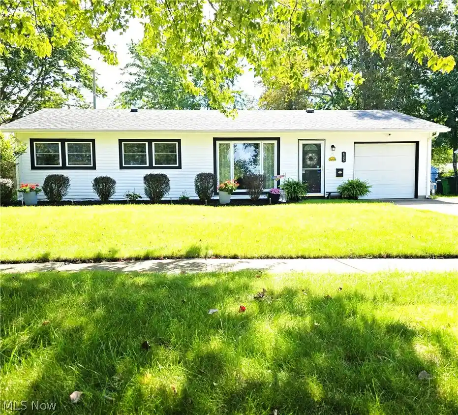Photo 1 of Sale Pending at 425 Bridle Ln, Berea, OH 44017 | MLS# 5248227 | Listing updated on 2026-10-21