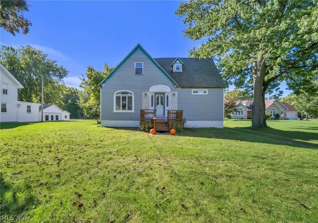 Photo 2 of Sale Pending at 42027 Griswold Rd, Elyria, OH 44035 | MLS# 5248217 | Listing updated on 2026-10-05