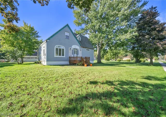 Photo 3 of Sale Pending at 42027 Griswold Rd, Elyria, OH 44035 | MLS# 5248217 | Listing updated on 2026-10-05