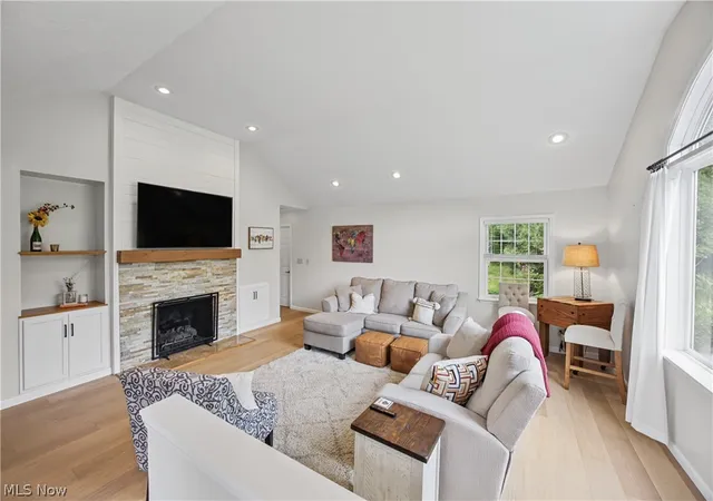 Photo 3 of Sale Pending at 35220 Chagrin Blvd, Chagrin Falls, OH 44022 | MLS# 5245537 | Listing updated on 2026-10-09