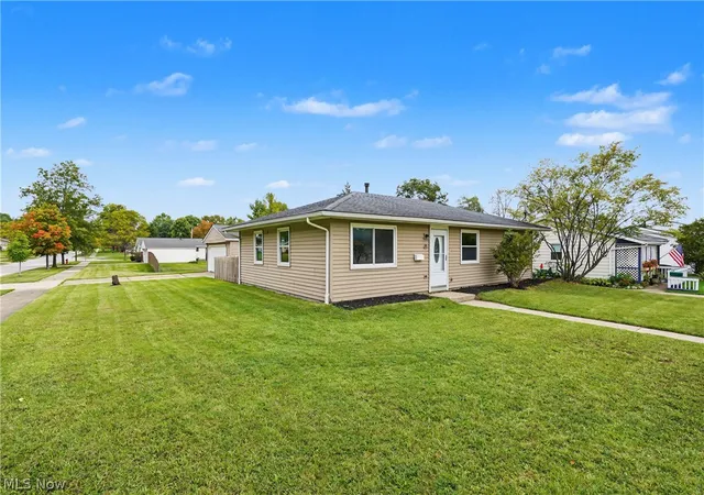 Photo 4 of Sale Pending at 483 Myra Dr, Chardon, OH 44024 | MLS# 5248265 | Listing updated on 2026-10-04