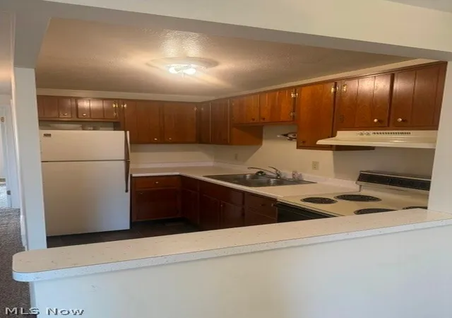 Photo 2 of Sale Pending at 10004 Darrow Rd, Twinsburg, OH 44087 | MLS# 5247238 | Listing updated on 2026-10-02