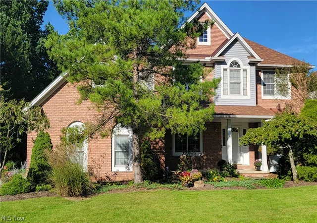 Photo 1 of Single family home for sale at 8766 Pointe Dr, Broadview Heights, OH 44147 | MLS# 5248232 | Listing updated on 2026-09-29