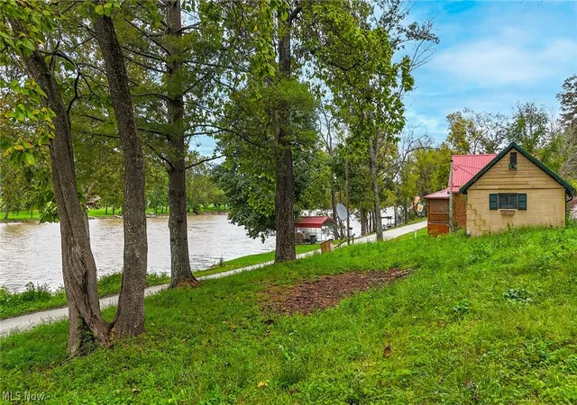 Photo 4 of Single family home for sale at 9223 Muskingum River Rd, Lowell, OH 45744 | MLS# 5219294 | Listing updated on 2026-09-26