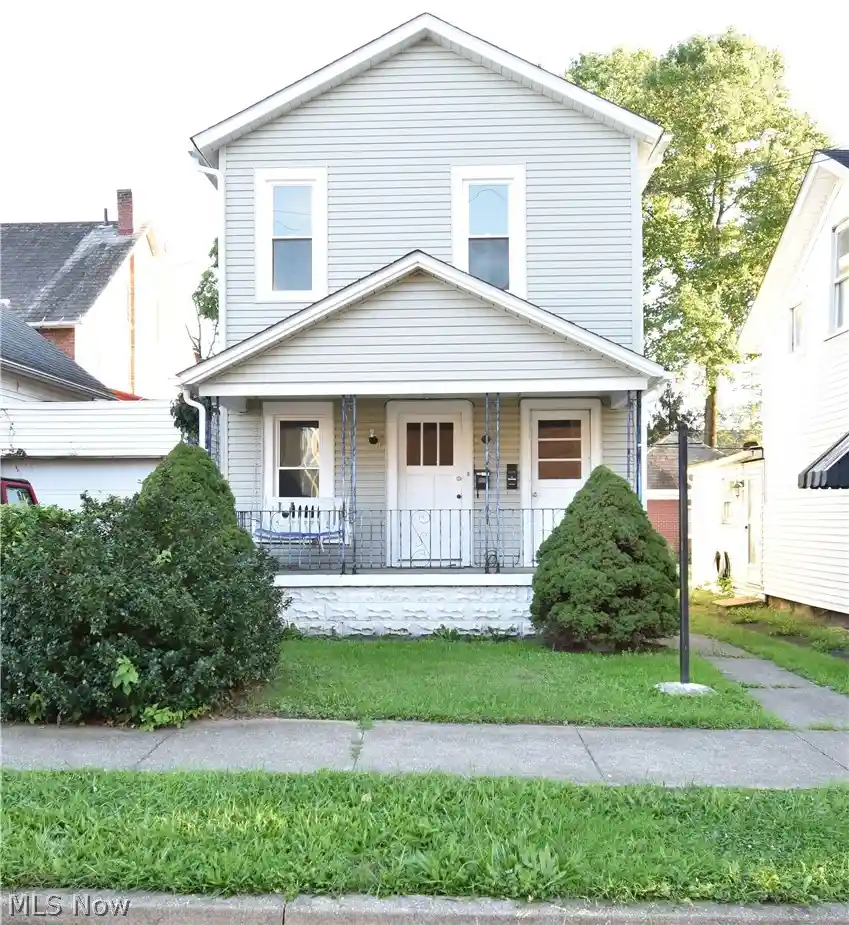 Single family home for sale at 201 W Line St, Minerva, OH 44657 | MLS# 5248321