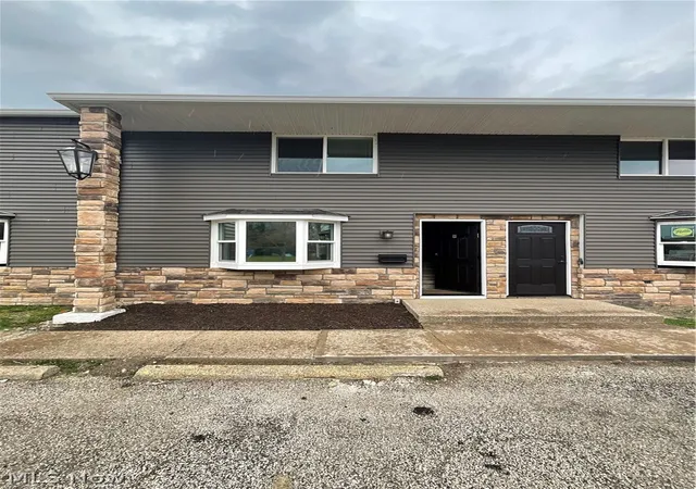 Photo 2 of Condo for sale at 3960 W Erie Ave #9, Lorain, OH 44053 | MLS# 5246444 | Listing updated on 2026-09-26