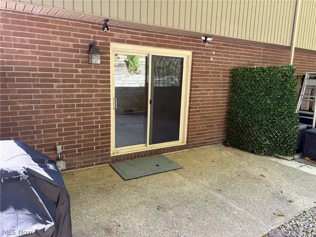 Listing Photo 40 - Condo for sale in 6855 W Fitzwater Rd located at 6855 W Fitzwater Rd, Brecksville, OH 44141 - Unit 6855 W Fitzwater Rd