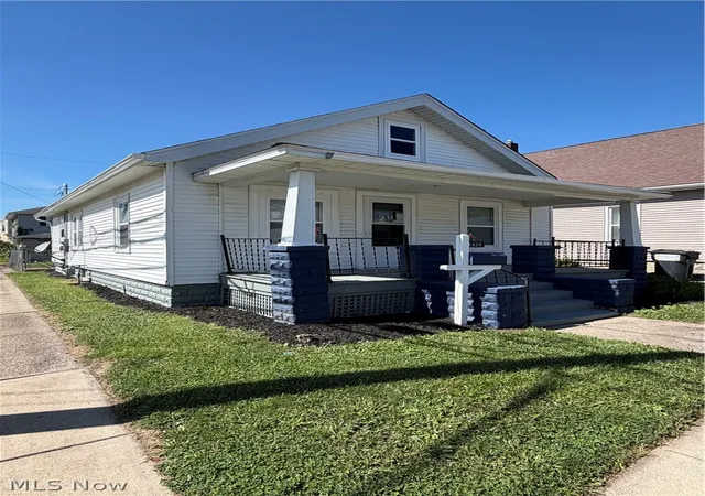 Photo 3 of Single family home for sale at 1329 Stone St, Sandusky, OH 44870 | MLS# 5244966 | Listing updated on 2026-09-26