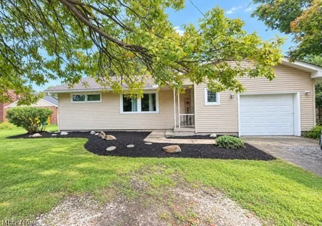 Photo 1 of Single family home for sale at 209 Riverside Dr, Painesville, OH 44077 | MLS# 5248312 | Listing updated on 2026-10-09