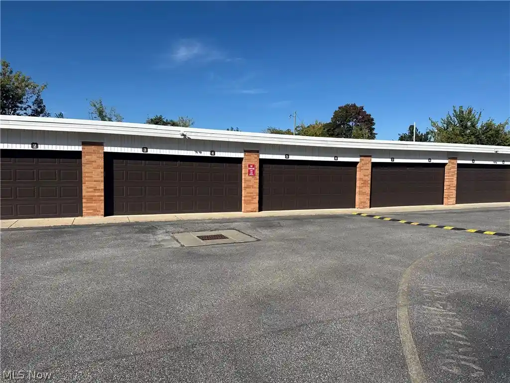 Listing Photo 19 - Condo for sale in 23865 David Dr located at 23865 David Dr, North Olmsted, OH 44070 - Unit #204