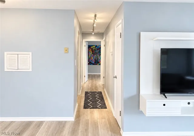 Listing Photo 5 - Condo for sale in building located at 23865 David Dr, North Olmsted, OH 44070 - Unit #204