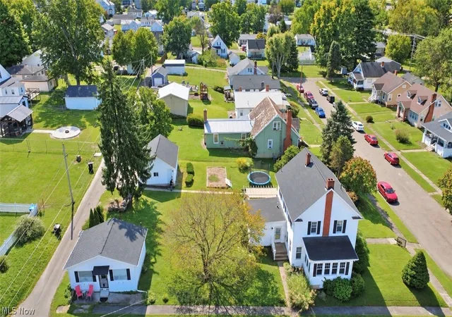 Photo 2 of Single family home for sale at 1936 Hazel Ave, Zanesville, OH 43701 | MLS# 5248423 | Listing updated on 2026-10-06