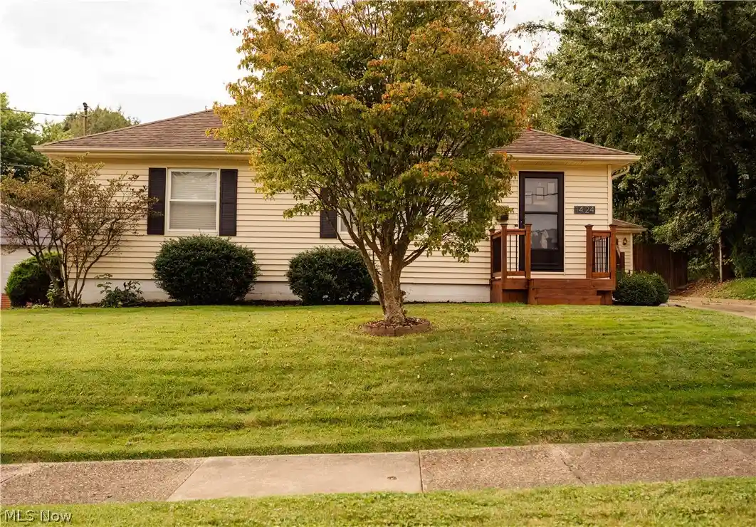 Photo 1 of Single family home for sale at 1424 Maple St, Barberton, OH 44203 | MLS# 5245733 | Listing updated on 2026-10-22