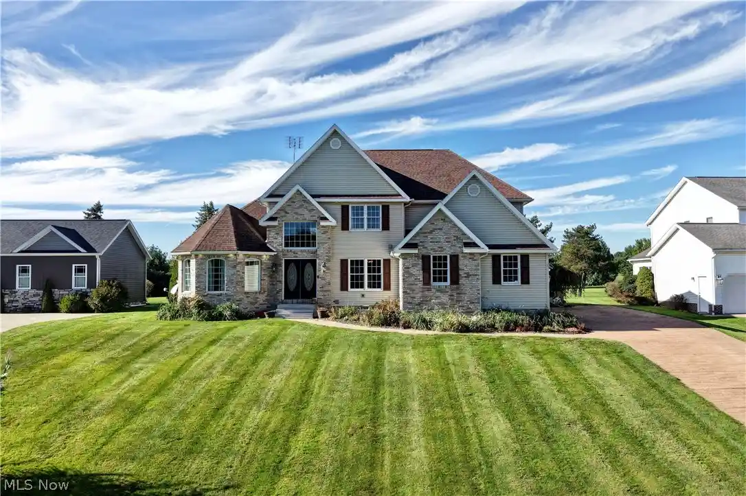 Single family home for sale at 161 Wedgewood Ln NE, Carrollton, OH 44615 | MLS# 5248051