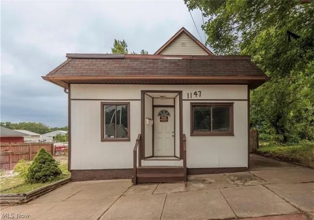 Single family home for sale at 1147 Newton St, Akron, OH 44305 | MLS# 5244028
