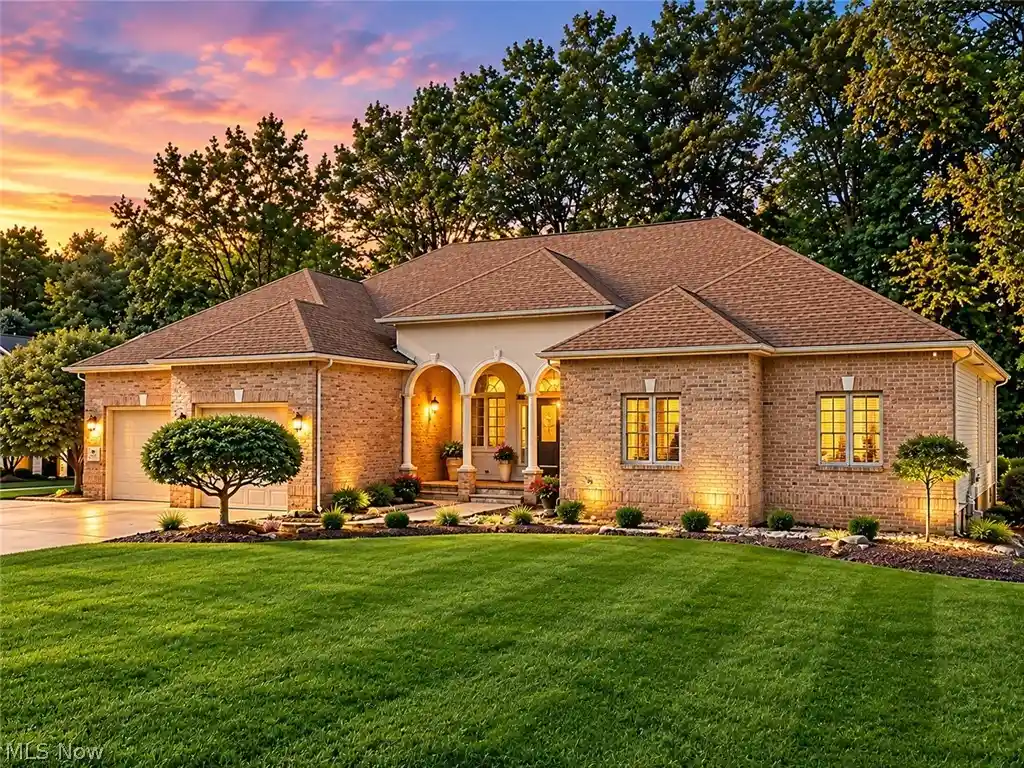 Single family home for sale at 40 White Oak Ct, Canfield, OH 44406 | MLS# 5239491