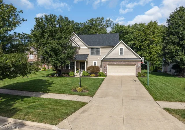 Photo 1 of Single family home for sale at 27078 Waterside Dr, Olmsted Twp, OH 44138 | MLS# 5248439 | Listing updated on 2026-10-06