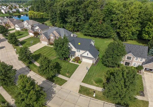 Photo 3 of Single family home for sale at 27078 Waterside Dr, Olmsted Twp, OH 44138 | MLS# 5248439 | Listing updated on 2026-10-06