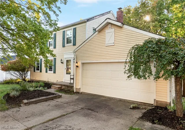 Photo 3 of Sale Pending at 1018 Smokerise Dr, Medina, OH 44256 | MLS# 5248451 | Listing updated on 2026-10-11
