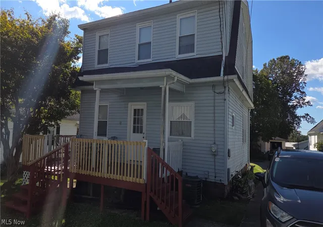 Photo 2 of Single family home for sale at 1926 Myrtle Ave, Zanesville, OH 43701 | MLS# 5248483 | Listing updated on 2026-09-28